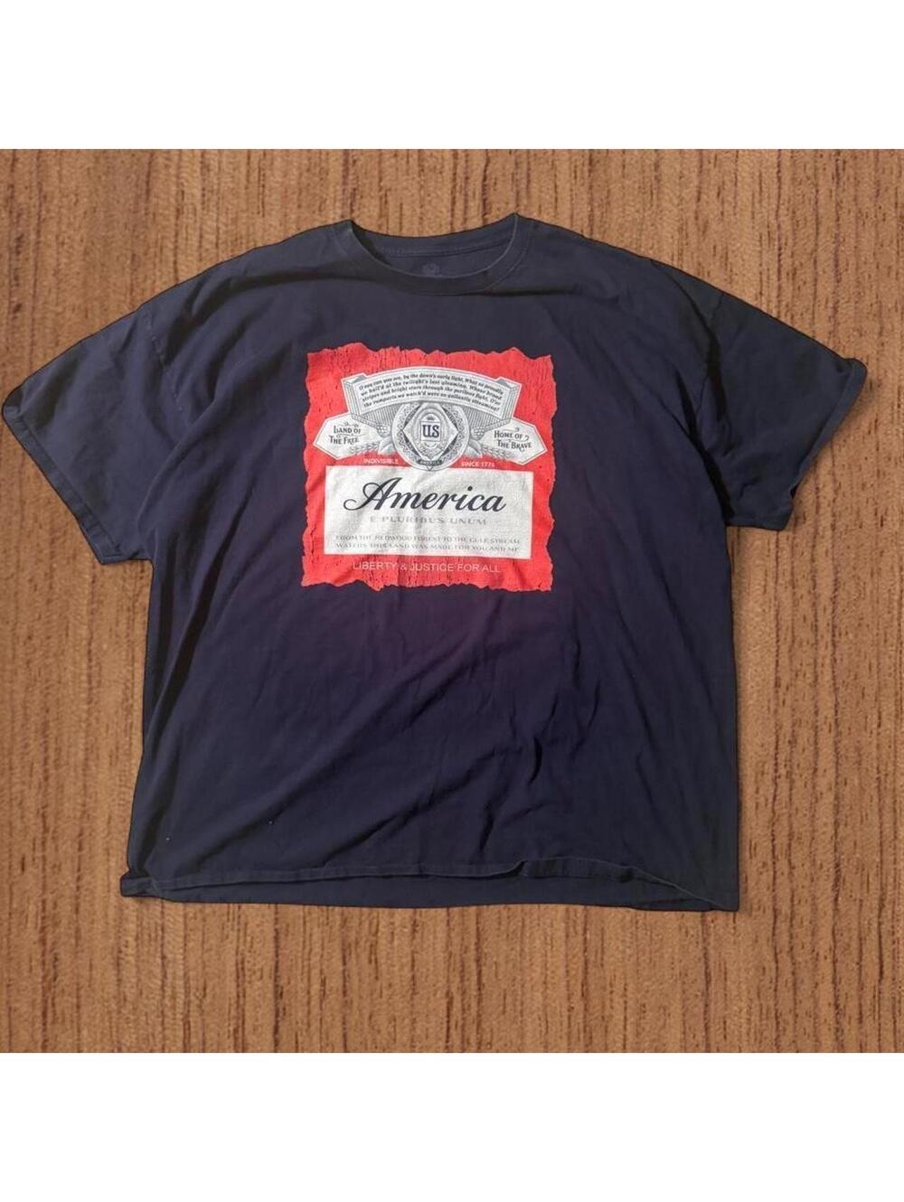 Fruit Of The Loom Men's Navy and Black Tshirt